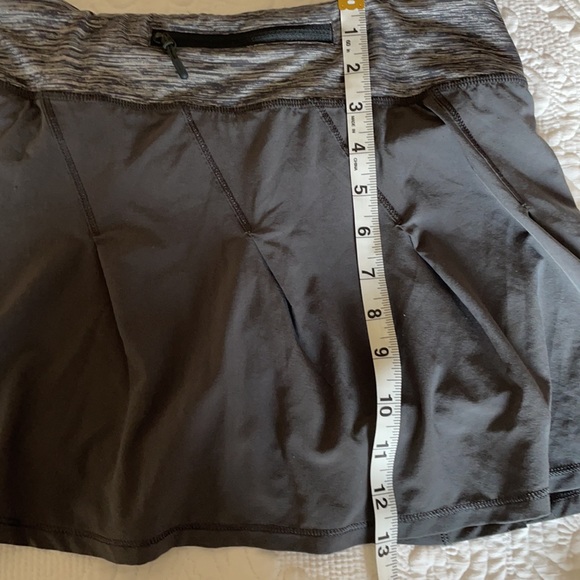 Lululemon Skort Size 4 - Picture 5 of 9